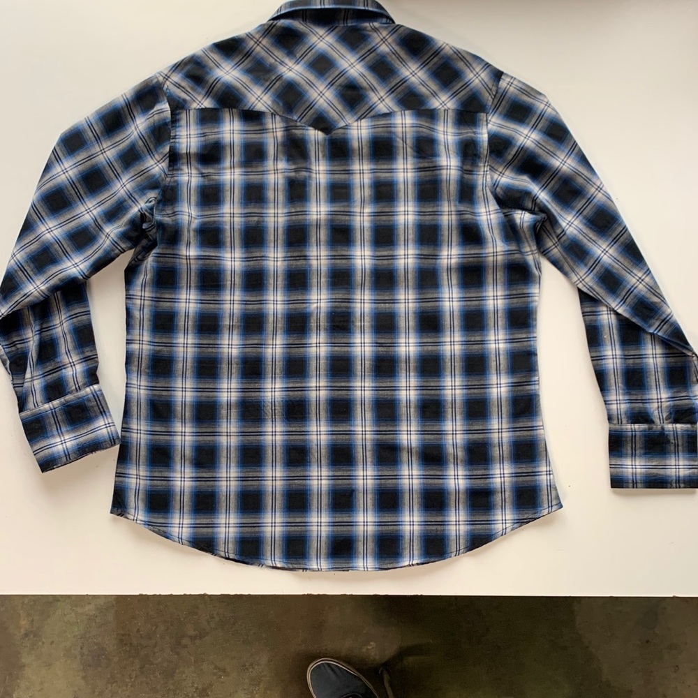 EUC wrangler long sleeve pearl snap button shirt - Picture 2 of 5